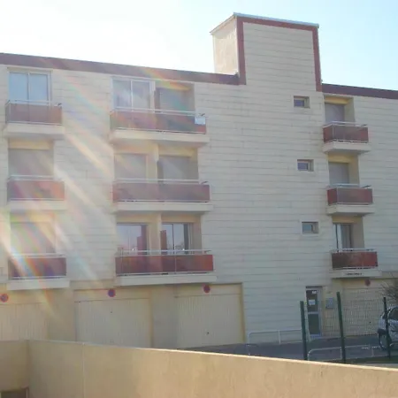 T2 A Balaruc-les-bains, Proche Des Thermes Et Commerces, Avec Balcon Et Parking Public - Fr-1-503-133 * Balaruc-les-Bains